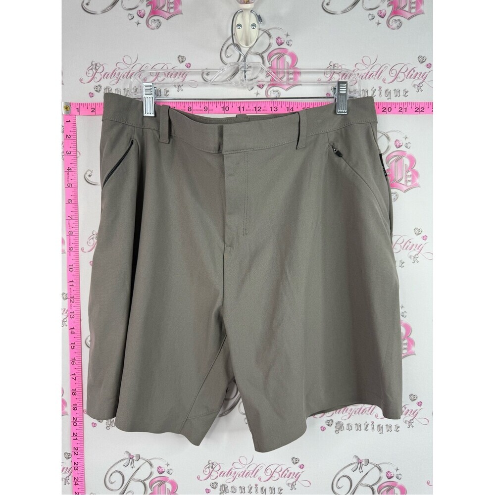 FWD shorts grey Men's Performance Golf Shorts in Olive Green